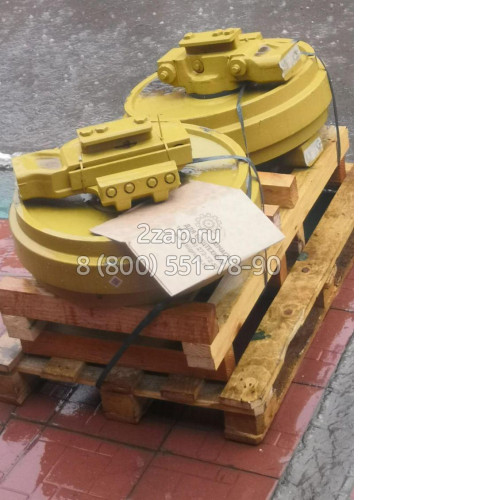 AT305808 Ленивец (Track Idler) John Deere
