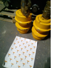 17A-30-00731 Поддерживающий каток (Carrier Roller Ass'y) Komatsu