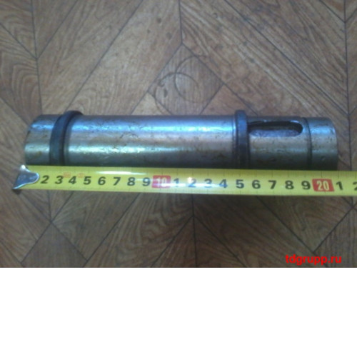 403055D вал привода рулевого насоса CDM855