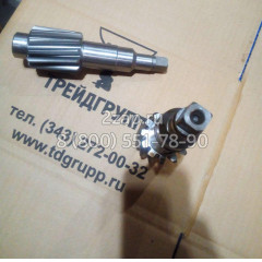 КС-3577.28.073-3 Вал-шестерня (под ключ) механизма поворота Ивановец